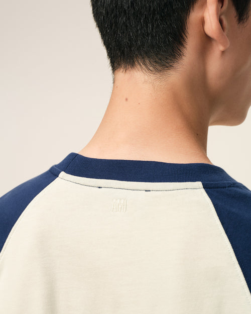 Weiß-blaues Baumwoll-T-Shirt mit gestricktem Ami De Coeur Aufnäher - 4 - Ami Paris