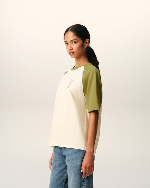 Weiß-grünes Baumwoll-T-Shirt mit gestricktem Ami De Coeur Aufnäher - 12 - Ami Paris